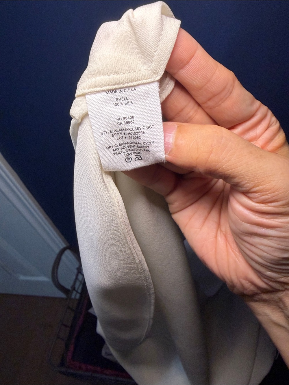 Theory 100% Silk Tie-Neck Shell Top | Size Small - Picture 7 of 7